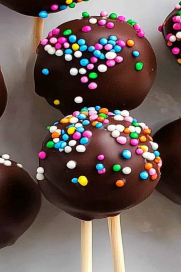 Indulge in 10 Irresistible Chocolate Cake Pops Today!