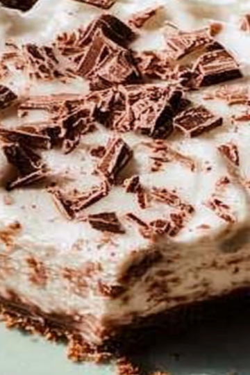 Indulge in Hot Chocolate Ice Box Pie: A Cozy Dessert Delight