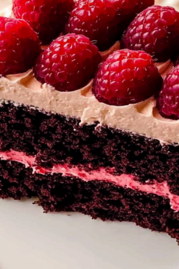 Indulge in Decadent Chocolate Raspberry Cake Recipe