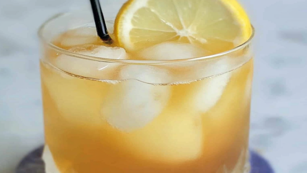 Refreshing Herbal Iced Tea: Cold Brewed Lemon Delight