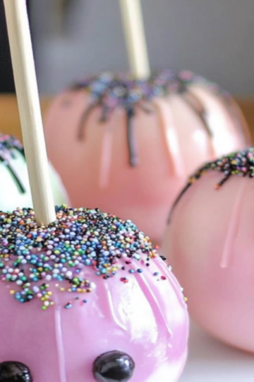 Pastel Halloween Candy Apples Recipe