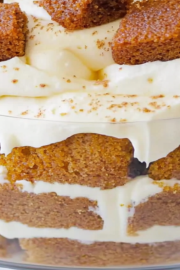Pumpkin Spice Cake Cupcakes with Nutmeg Cream