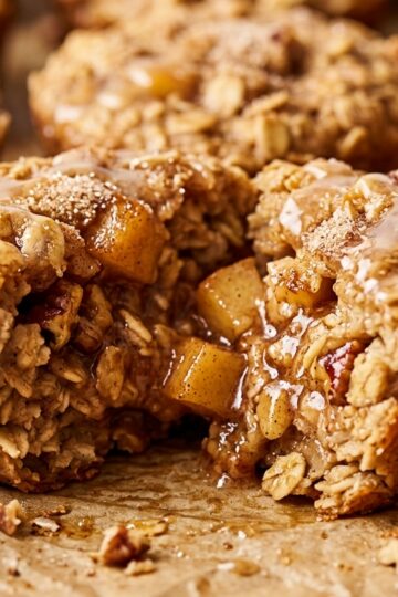 Cinnamon Apple Baked Oatmeal Cups